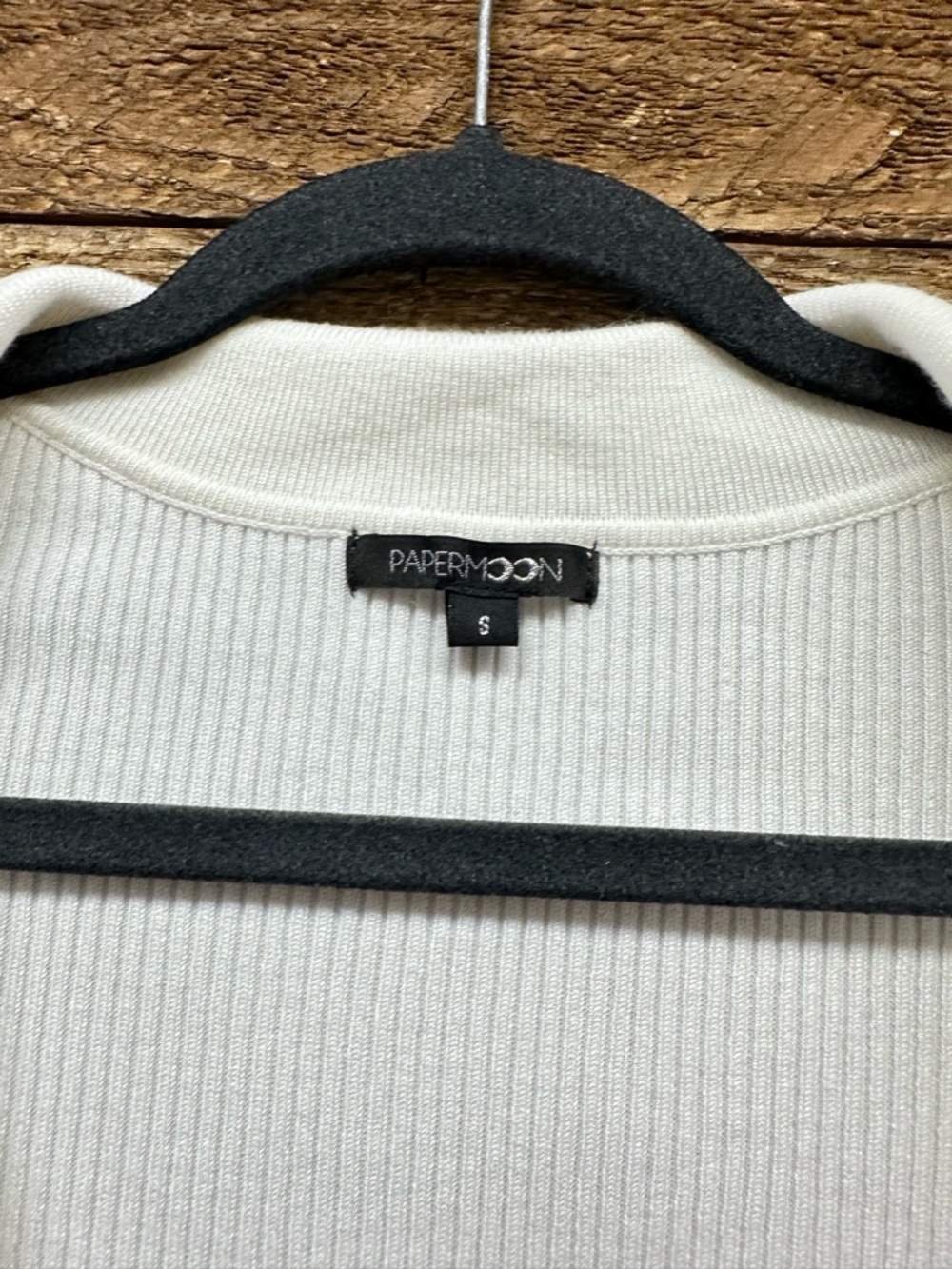 Papermoon Cream Ribbed Button-Front Crop Top - Picture 4 of 7